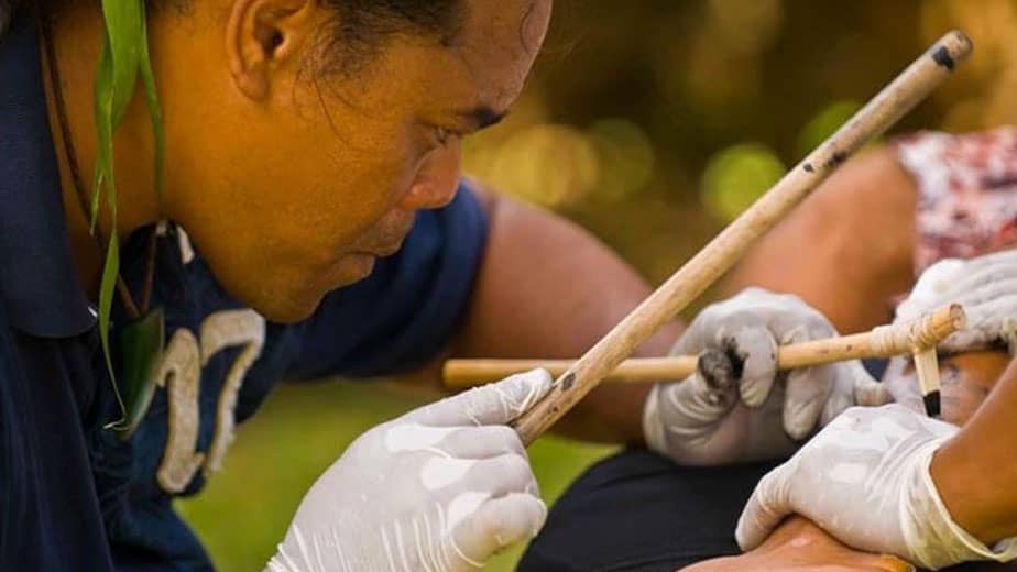 Polynesian tattoo, traditional tattoo tools