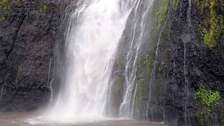 Faarumai waterfall closeup